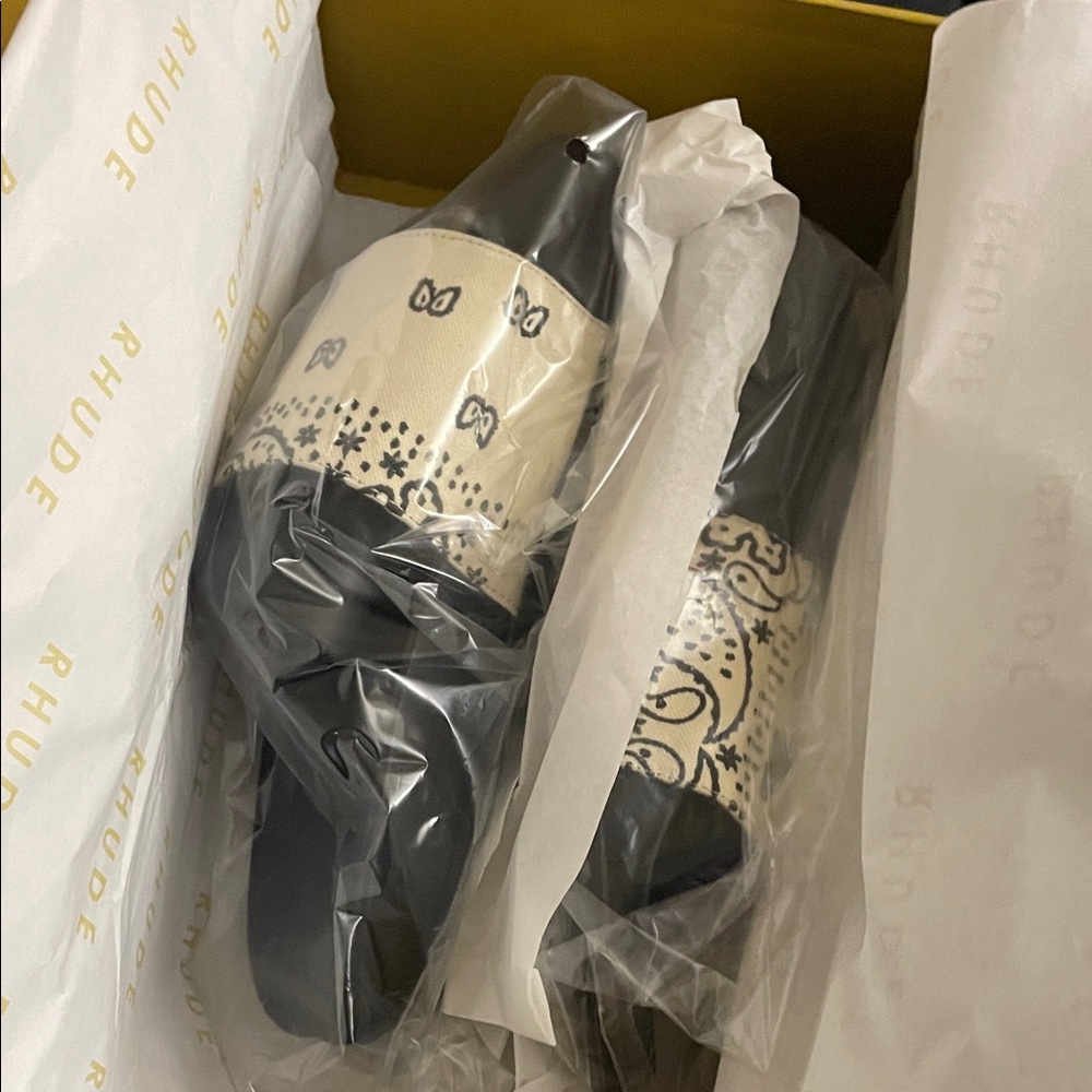 Rhude Shoes / Rhude Black & cream bandana slides